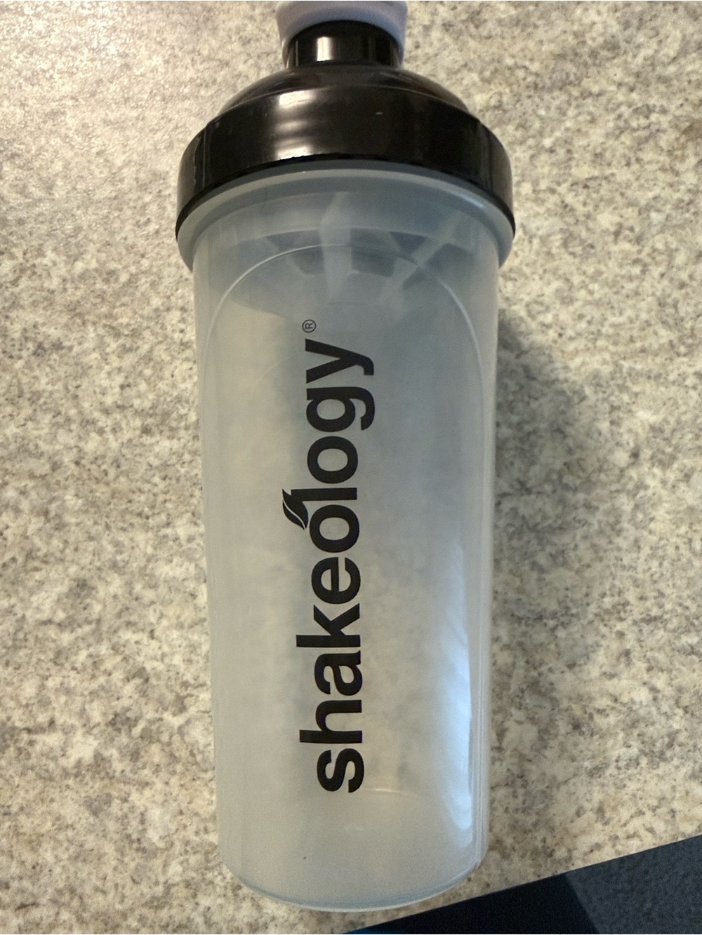 Shake travel cup